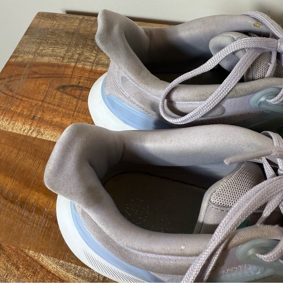 Adidas Bounce Gray and Green Athletic Shoes, Womens 8.5 - Picture 3 of 10